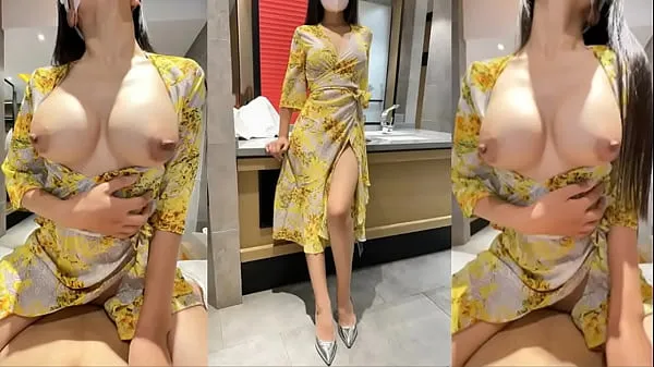 The "domestic" goddess in yellow shirt, in order to find excitement, goes out to have sex with her boyfriend behind her back! Watch the beginning of the latest video and you can ask her outأهم مقاطع الفيديو الجديدة