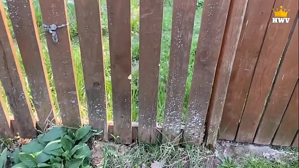 Nová Mature Married MILF got Stuck in the Fence, a Neighbor Helped and Fucked Her nejlepší videa