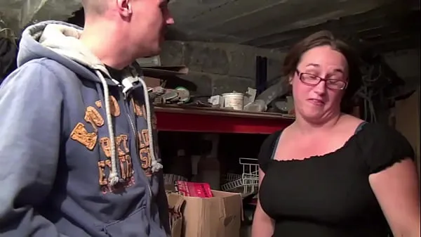 New HOLLYBOULE - Florence a bbw does a gang bang with amateurs in a cellar top Videos