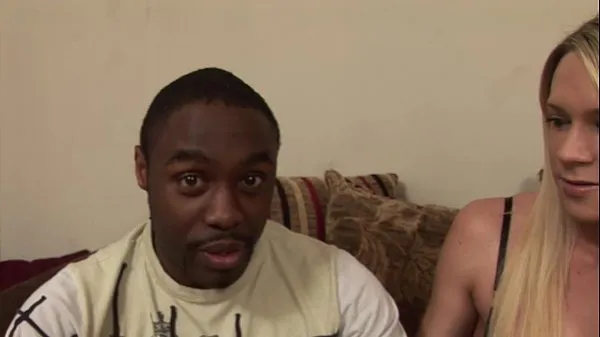 Video mới Shemale Karla Coxx interracial threesome hàng đầu
