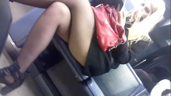 Nieuwe No skirt blonde and short coat in subway topvideo's