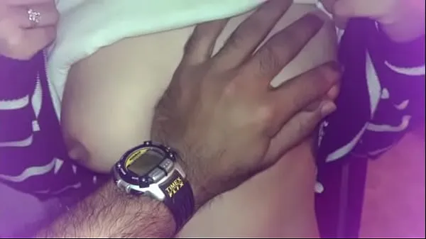 Νέα Desi boobs groped κορυφαία βίντεο